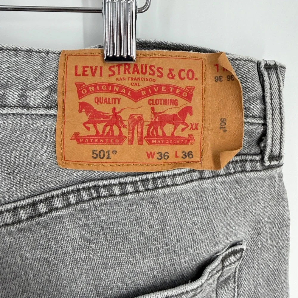 Levi's 501 Mens Gray Button Fly Jeans W36 L36‎